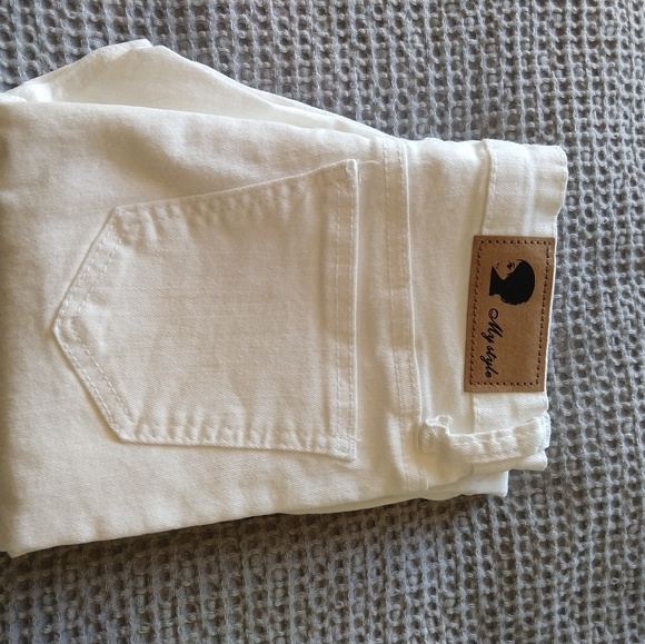 Juniors White Skinny Jeans - Picture 6 of 7